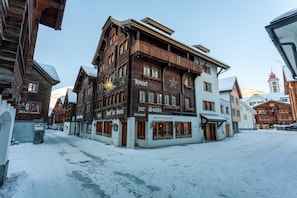 Front of property - Sonne Andermatt Swiss Quality Hotel (Andermatt)