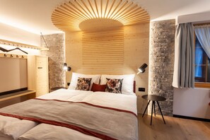 Standard Double Room | Desk, free WiFi, bed sheets - Sonne Andermatt Swiss Quality Hotel (Andermatt)