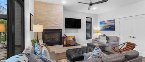 Condo (2 Bedrooms) | Property amenity
