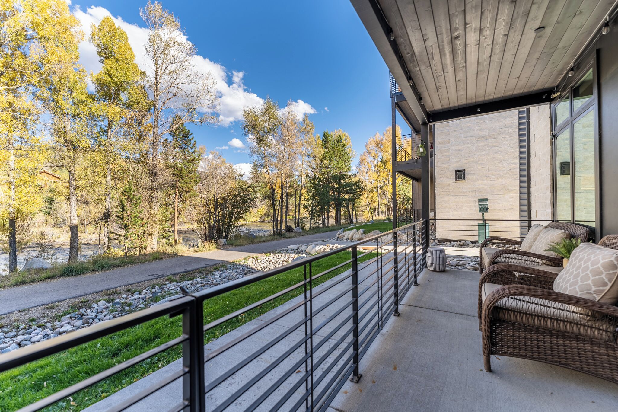 Condo (2 Bedrooms) | Property amenity