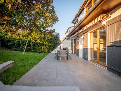 Pretty villa with garden between Rhone and orchards