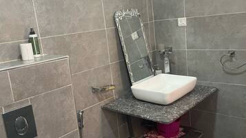 Suihkun ja ammeen yhdistelmä