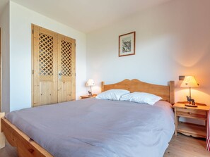 3 bedrooms, free WiFi, bed sheets - Spacious Apt for 8 with Parking & WIFI, ski-in/out (Les Arcs 1800)