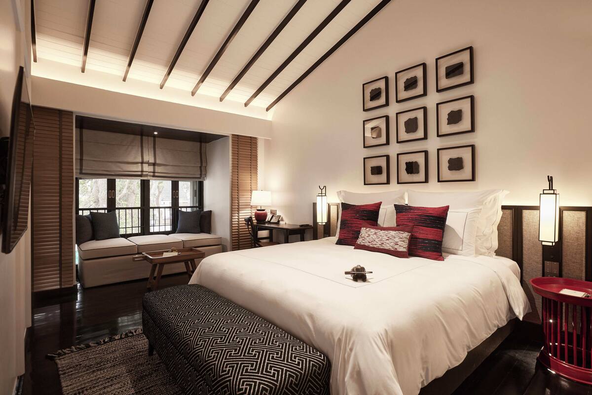 Lakens van Egyptisch katoen, luxe beddengoed, een kluis op de kamer