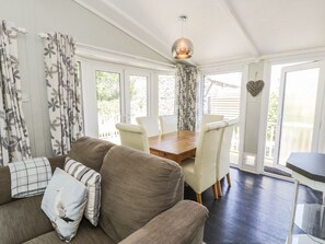 Living room - Orchard Lodge (Pwllheli)