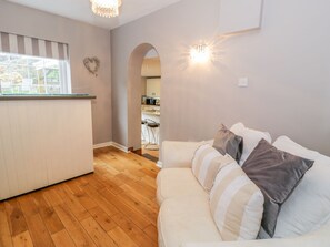 4 bedrooms, individually decorated, individually furnished, free WiFi - The Orchard (Pwllheli)