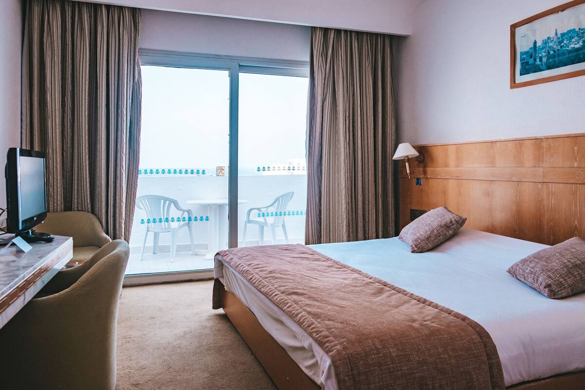 Standard Double Room | Minibar, desk, travel crib, bed sheets