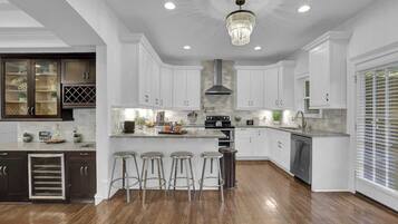 Tủ lạnh, lò vi sóng, lò nướng, bếp nấu