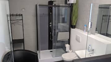 House, Multiple Beds | Bathroom | Shower, towels