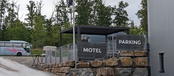 Boardingrooms Direct A8, Close to Stuttgart, 25min