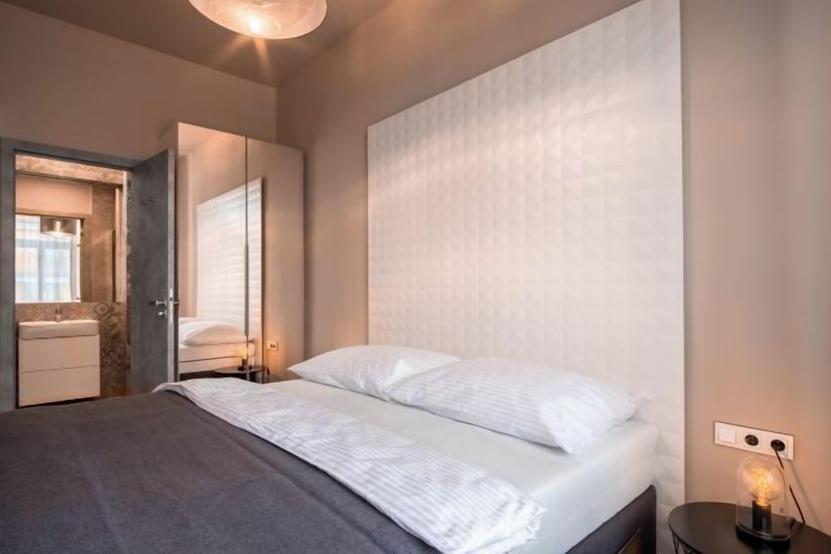 Een kluis op de kamer, verduisterende gordijnen, geluiddichte muren