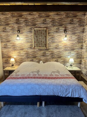 2 chambres, fer et planche à repasser, draps fournis