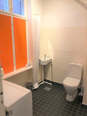 Bathroom - Small Cozy Apartment in Frederiksberg (Frederiksberg)