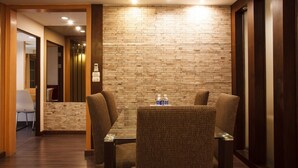 อพาร์ทเมนท์, 2 ห้องนอน, พร้อมสิ่งอำนวยความสะดวกสำหรับผู้พิการ, ระเบียง | ร้านอาหาร