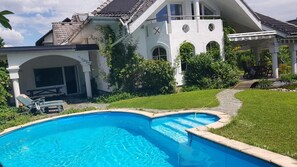 Piscine extérieure