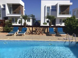Villa, 3 chambres, fumeur, piscine privée | Piscine | Piscine extérieure