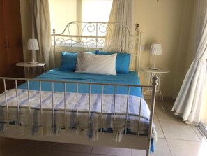 Villa, 3 chambres, fumeur, piscine privée | 3 chambres, fer et planche à repasser