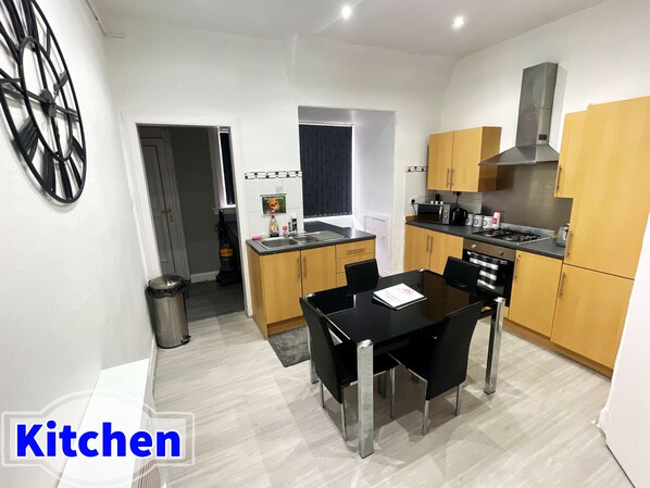 Apartment, 3 Bedrooms, Fireplace, City View | Interior - Luxury 3 Bedrooms Entire Flat - Self Check in & Check out (Cowdenbeath)