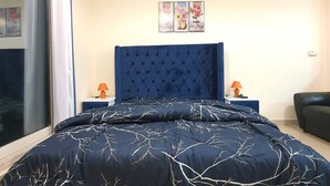 Room - Lovely Furnished Studio With Pool (Dubai)