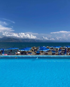 Appartement, 2 chambres, fumeur, balcon | Plage