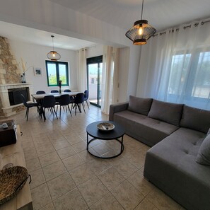 빌라, 침실 4개, 흡연, 발코니 | 거실 공간