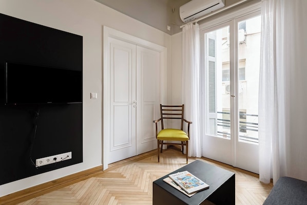 Apartment, 1 Bedroom | Living room - Studio In 1930s Listed Building Near Syntagma Square (Athens)