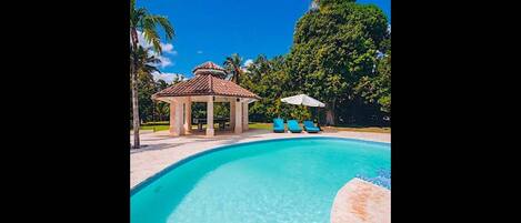 Villa, 5 Bedrooms, Accessible, Smoking | Pool