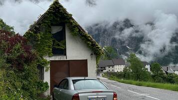 Apartment, 2 Bedrooms, Mountain View | Parking | Free self parking