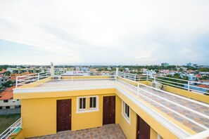 Studio, 1 Schlafzimmer, Balkon, Stadtblick | Unterkunftsgelände