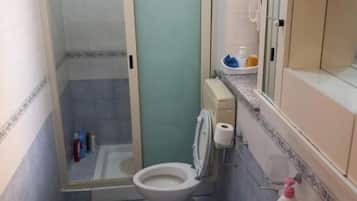 Apartment, 2 Bedrooms, Ocean View | Bathroom