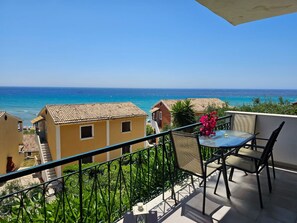 Apartment, 1 Bedroom, Smoking, Balcony | Property grounds