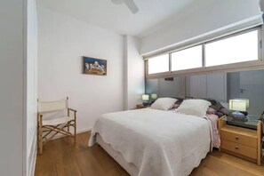 3 chambres, fer et planche Ă repasser, Wi-Fi, draps fournis