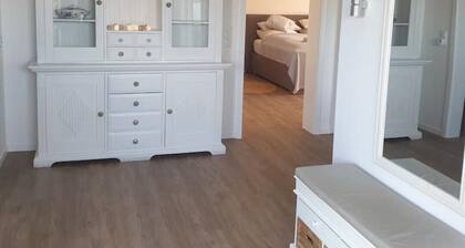 Schöne Ruhige Ferienwohnung mit Terrasse