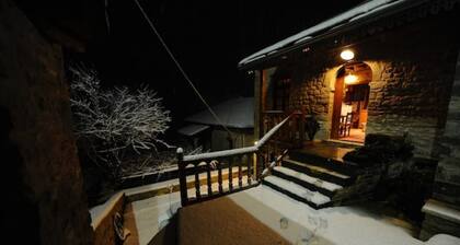 Mountain house -mountain getaway in the picturesque village of Sirako