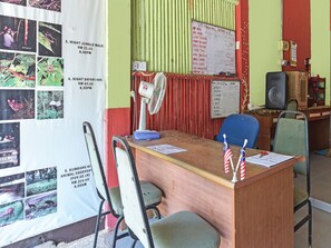 Reception - Oyo 90640 D'village River & Cafe Chalet (Kuala Tembeling)