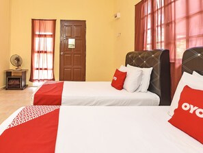 Deluxe Twin kamer | Een bureau, geluiddichte muren, gratis wifi, beddengoed