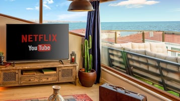 Panorama appartement, Meerdere bedden, uitzicht op zee | Uitzicht vanuit de kamer