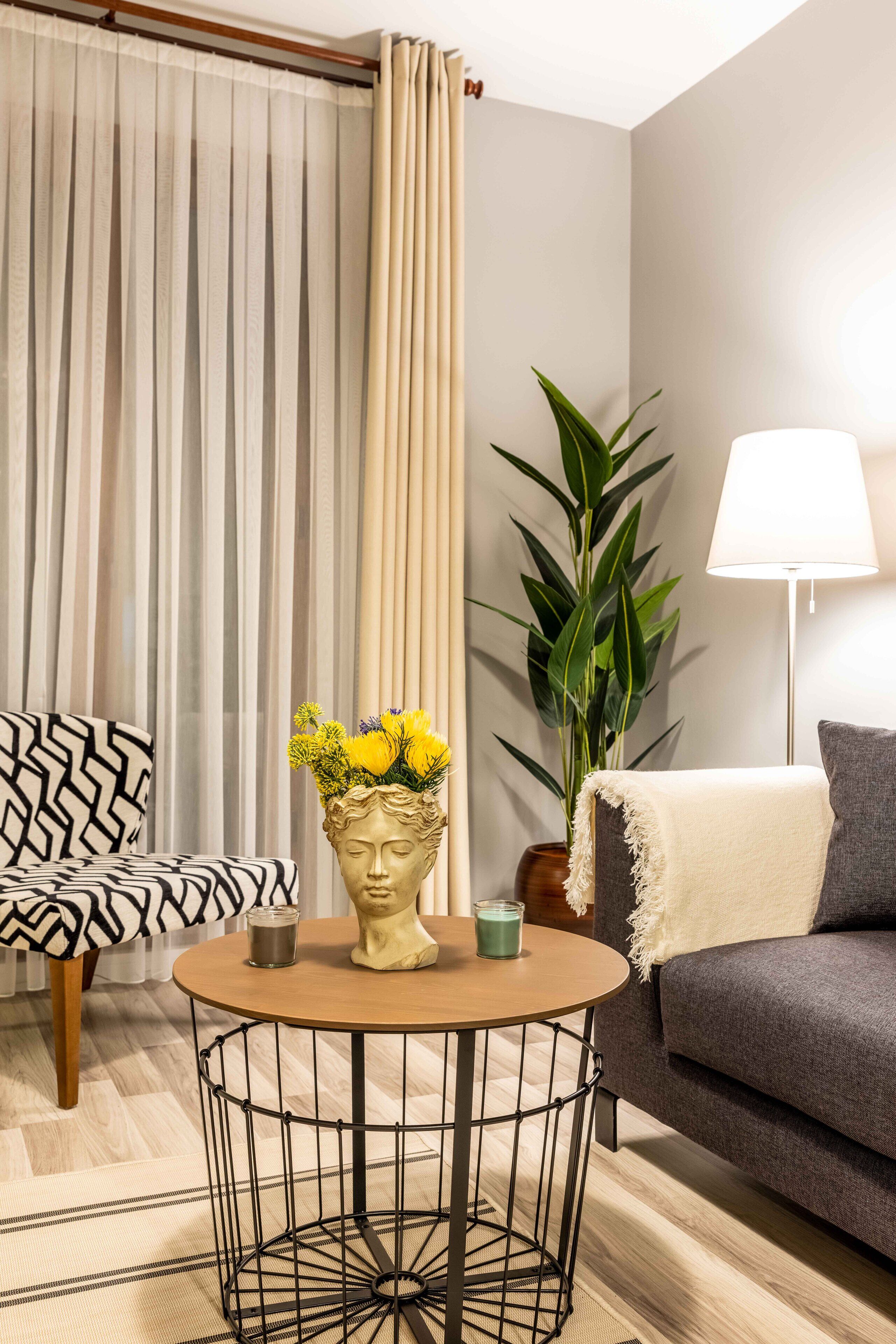 Premium appartement, 3 slaapkamers, keuken, uitzicht op stad | Een bureau, een laptopwerkplek, geluiddichte muren