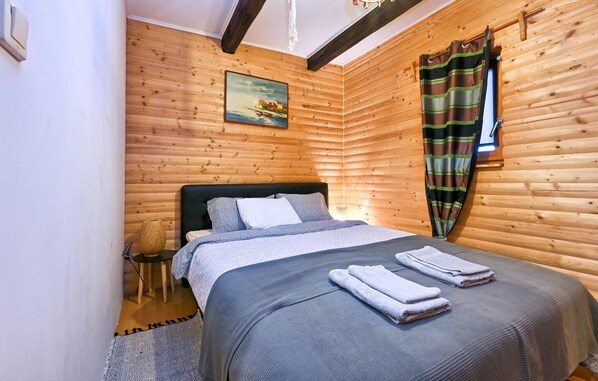 1 Schlafzimmer, Reisekinderbett, kostenloses WLAN, Bettwäsche