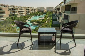 Terrace/patio - Lake View 284 (New Cairo)