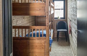 4 bedrooms, travel cot, free WiFi