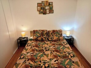 4 bedrooms, iron/ironing board, travel cot, free WiFi