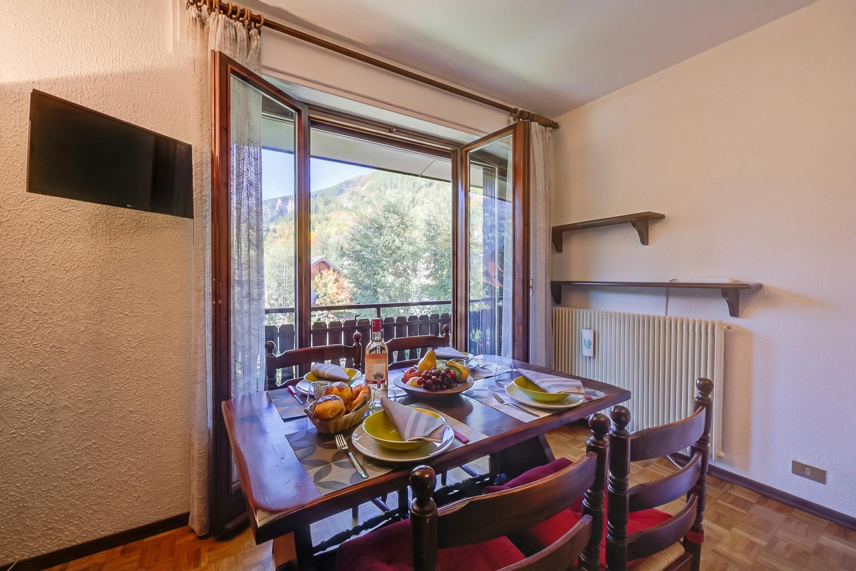 Standard Studio, Mountain View (Il Nido di Elda (few steps from) | Dining
