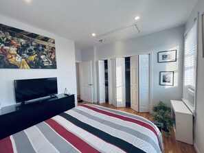 1 bedroom, free WiFi, bed sheets - Sun Drenched Penthouse with Million Dollar View (Weehawken)