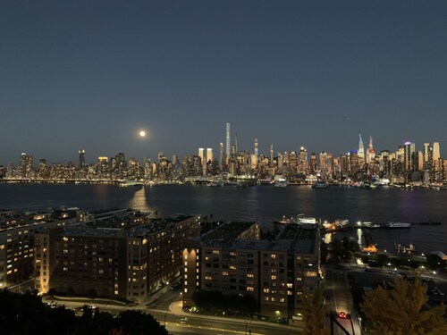Sun Drenched Penthouse with Million Dollar View