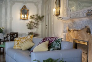 Living area - Amaltea Suite - Apartment with Grand Canal view (Venezia)