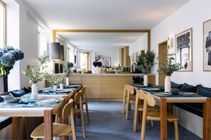 Päivittäinen mannermainen aamiainen (10 EUR per henkilö)