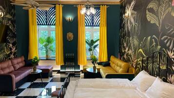 Exclusieve studio suite | Individueel gedecoreerd, individueel gemeubileerd, een laptopwerkplek