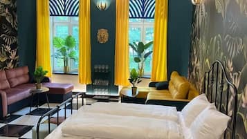 Exclusieve studio suite | Individueel gedecoreerd, individueel gemeubileerd, een laptopwerkplek