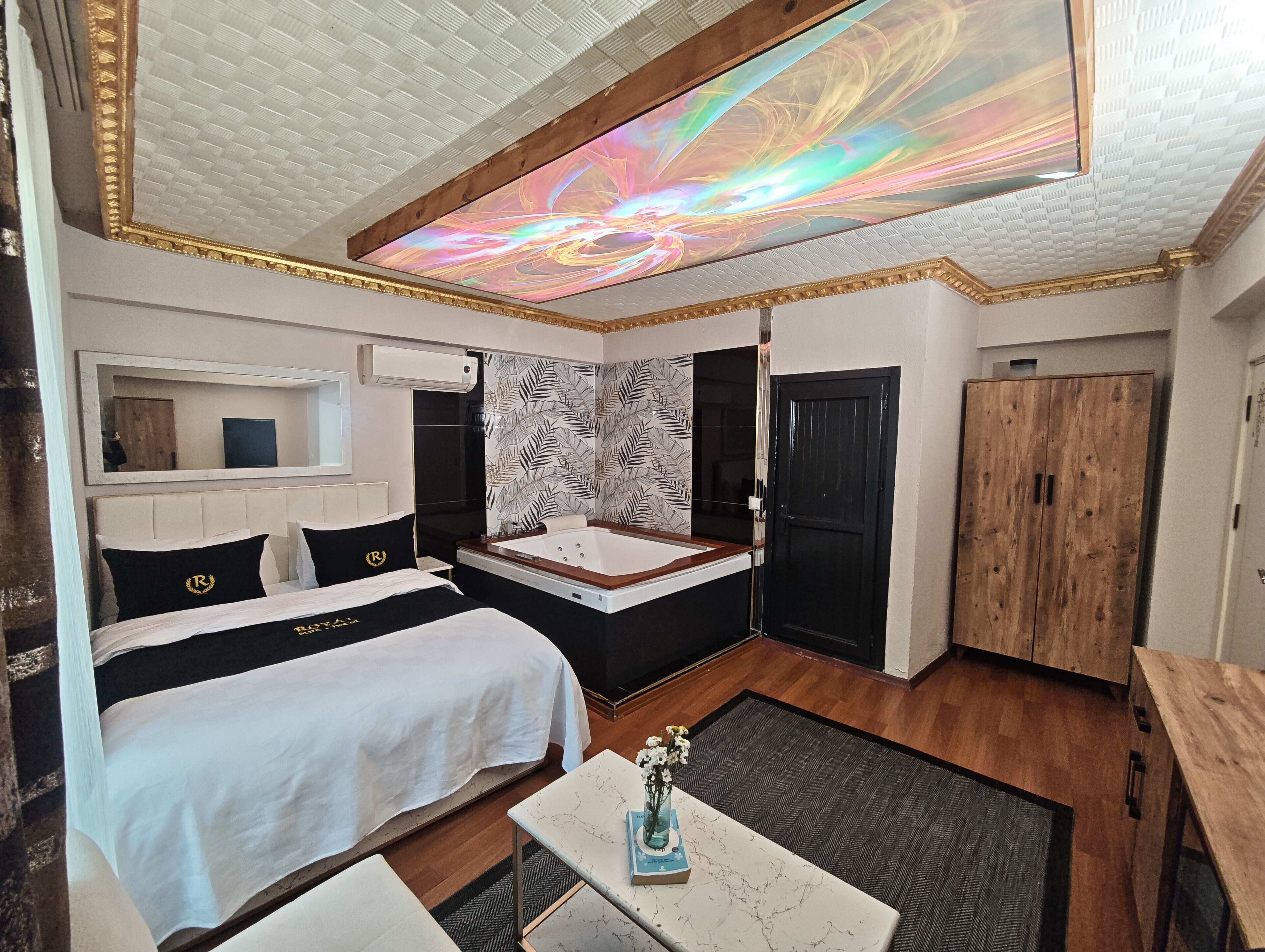 Egyptian cotton sheets, premium bedding, down duvets, minibar